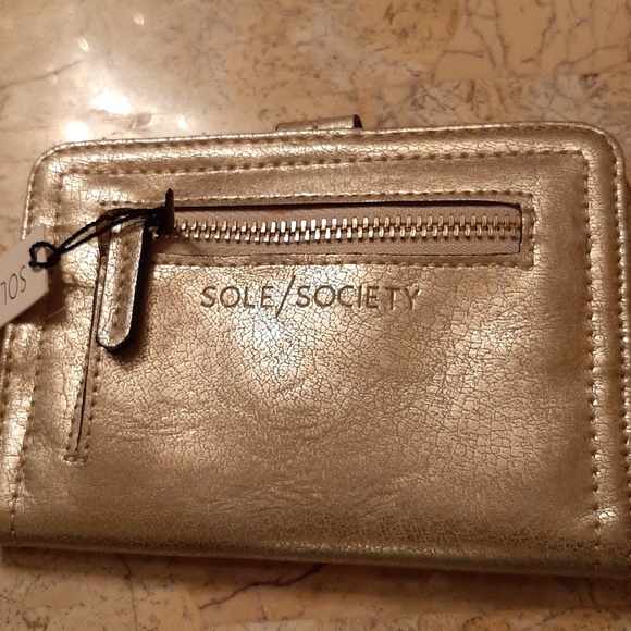 SOLE/SOCIETY METALLIC GOLD PASSPORT HOLDER - Picture 8 of 8